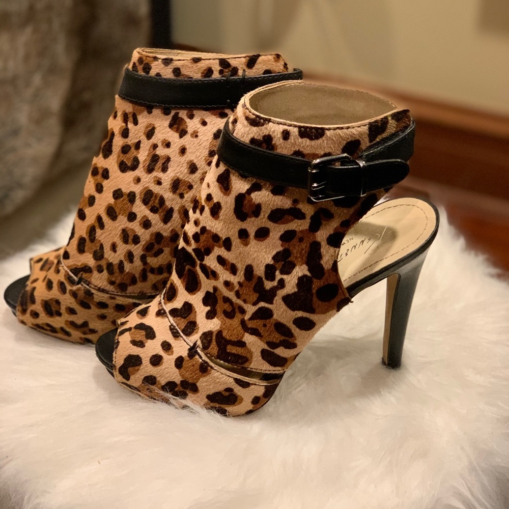 Kenneth Cole Booties - Size 7.5